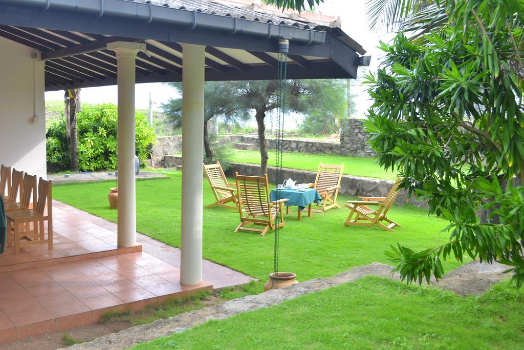 Beach House Negombo Eksteriør billede