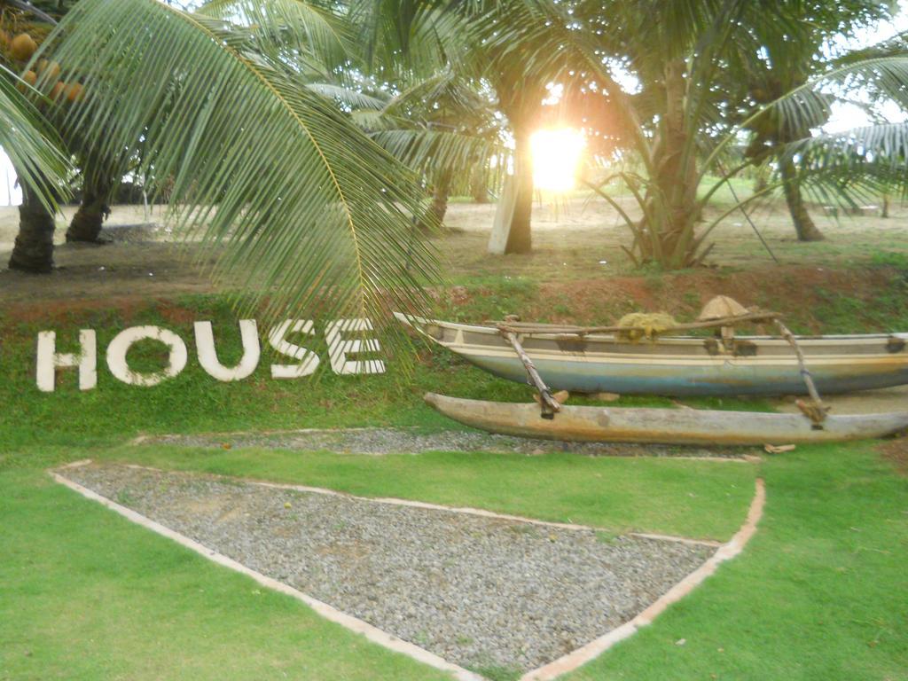 Beach House Negombo Eksteriør billede