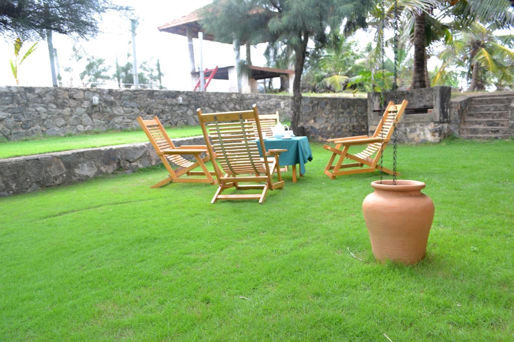 Beach House Negombo Eksteriør billede